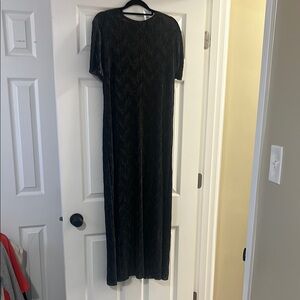 Elegant Black Maxi Dress